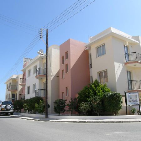 Athena And The Owl Beachside Apt Pafos Dış mekan fotoğraf